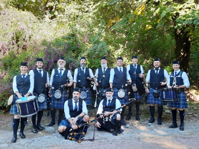 Celtic Knot Pipes and Drums