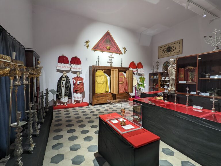 Visite al Museo di oggetti sacri parrocchiali